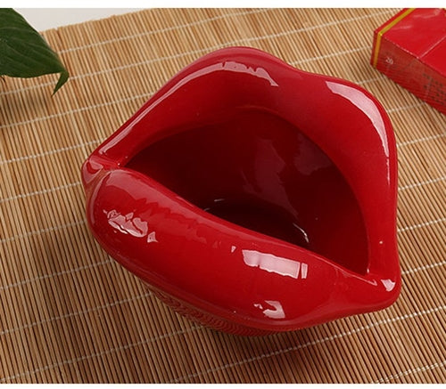 Ceramic Cigar Ashtray Sexy Lip Shape